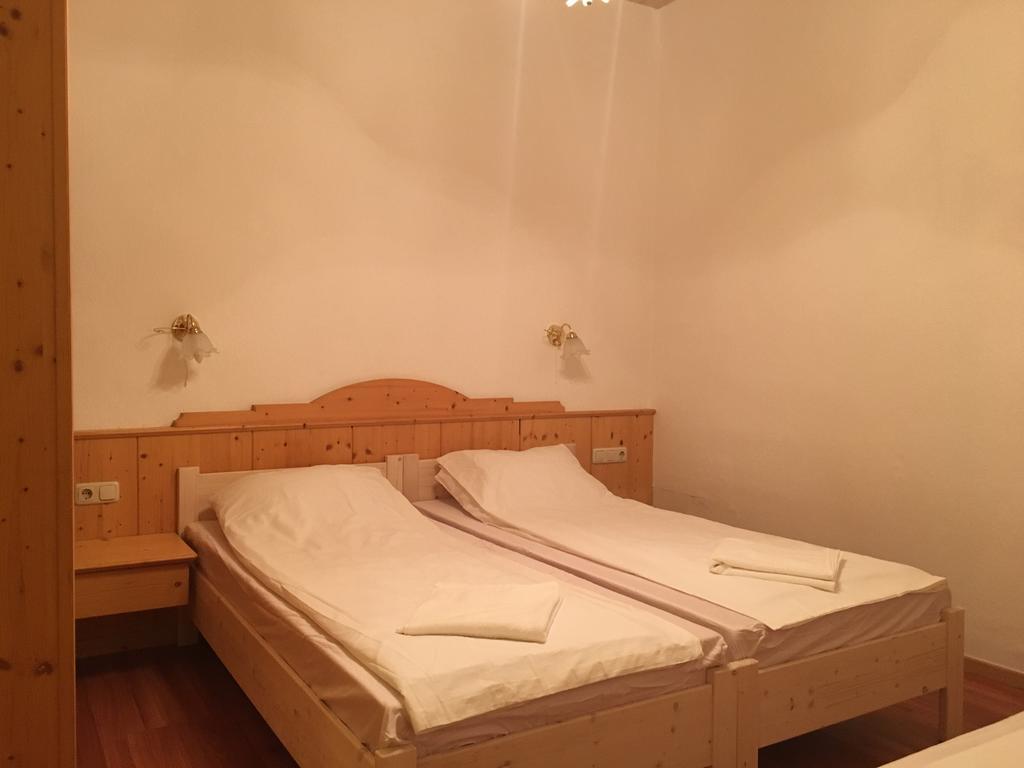 Gasthof Zum Hochfelln Hotel Берген Екстериор снимка