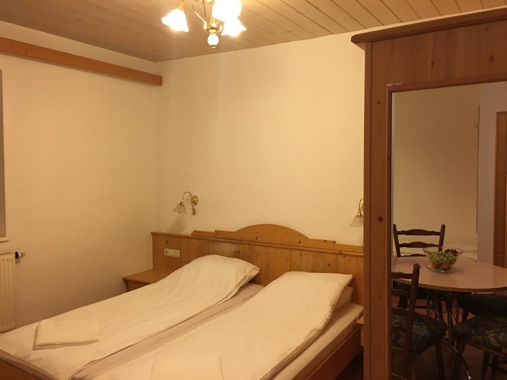 Gasthof Zum Hochfelln Hotel Берген Екстериор снимка